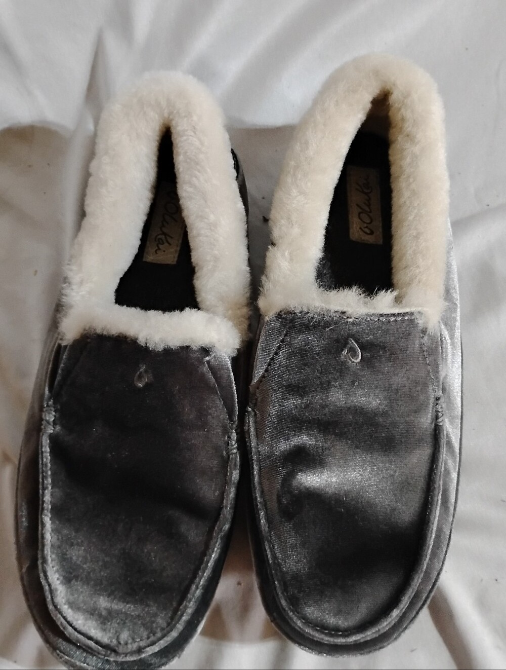 OluKai Women's Ku'una Silver Nubuck Leather Slippers with Soft Shearling Size 8 - Picture 2 of 5